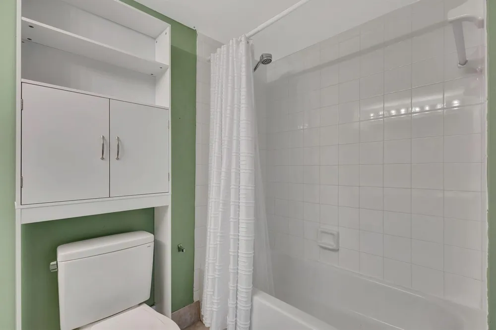 600 Crestwood Ct Court #609 Royal Palm Beach, FL 33411