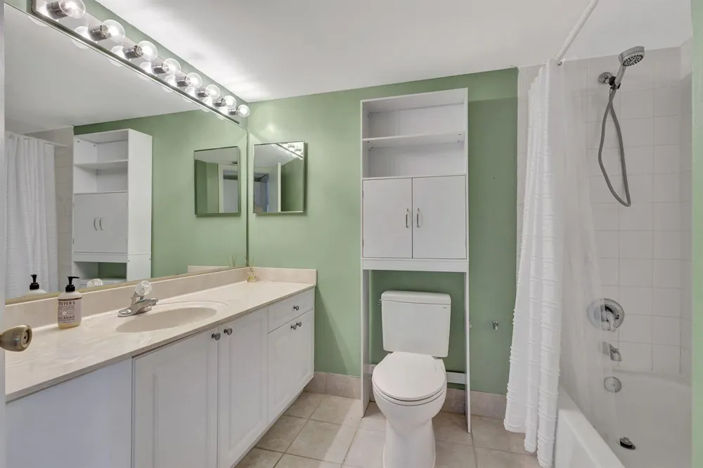 600 Crestwood Ct Court #609 Royal Palm Beach, FL 33411