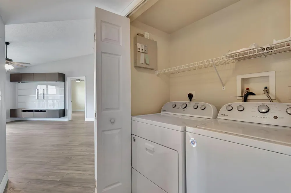 600 Crestwood Ct Court #609 Royal Palm Beach, FL 33411