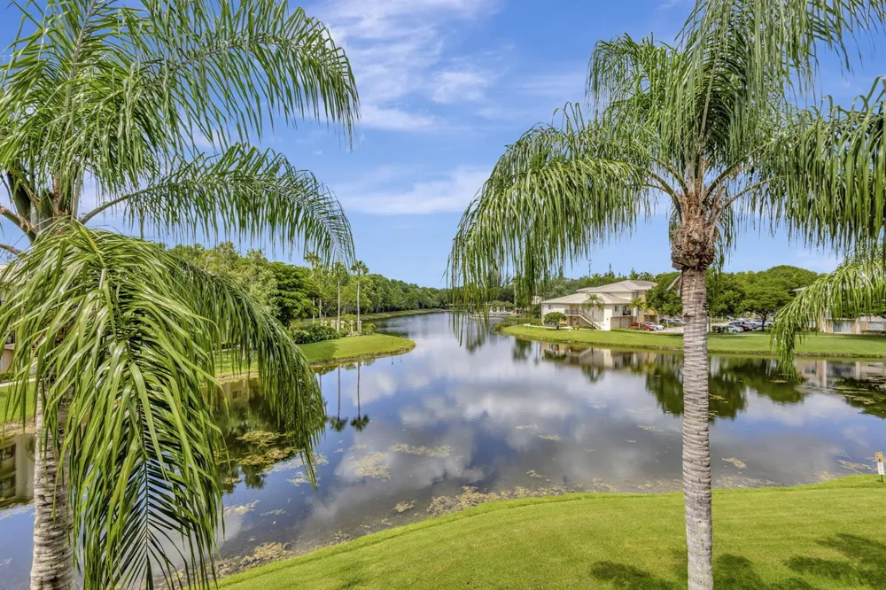 600 Crestwood Ct Court #609 Royal Palm Beach, FL 33411