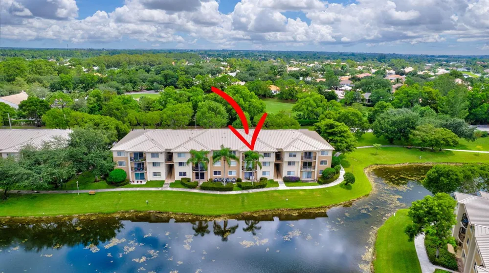 600 Crestwood Ct Court #609 Royal Palm Beach, FL 33411