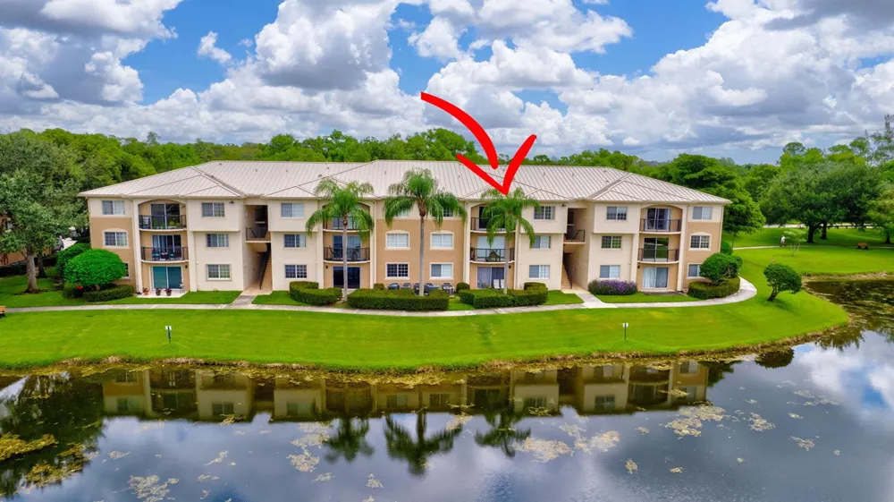 600 Crestwood Ct Court #609 Royal Palm Beach, FL 33411