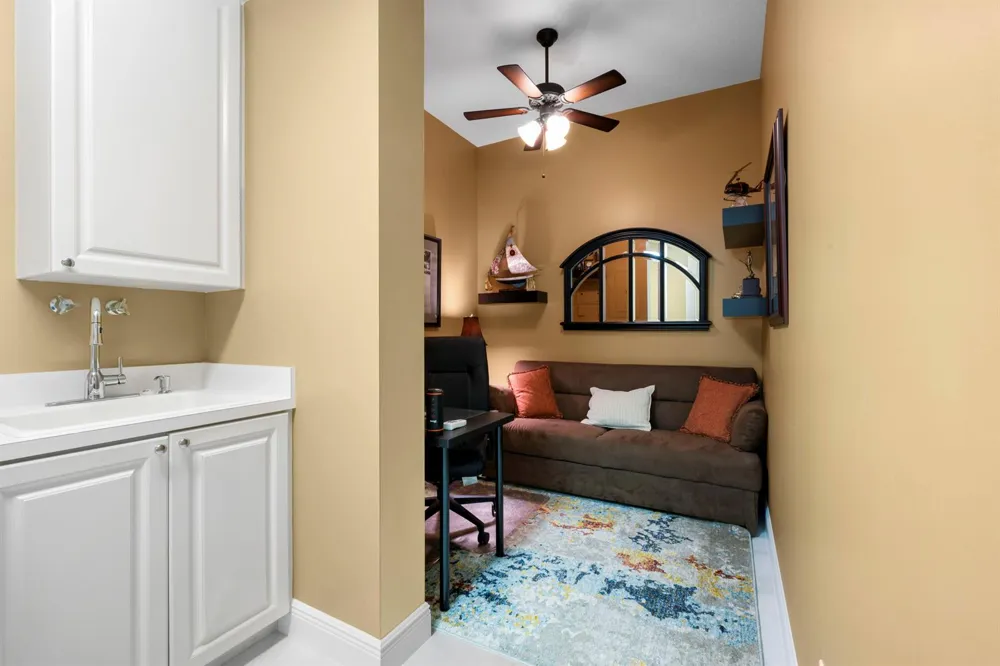 8 Harbour Isle Drive E #Ph5 Fort Pierce, FL 34949