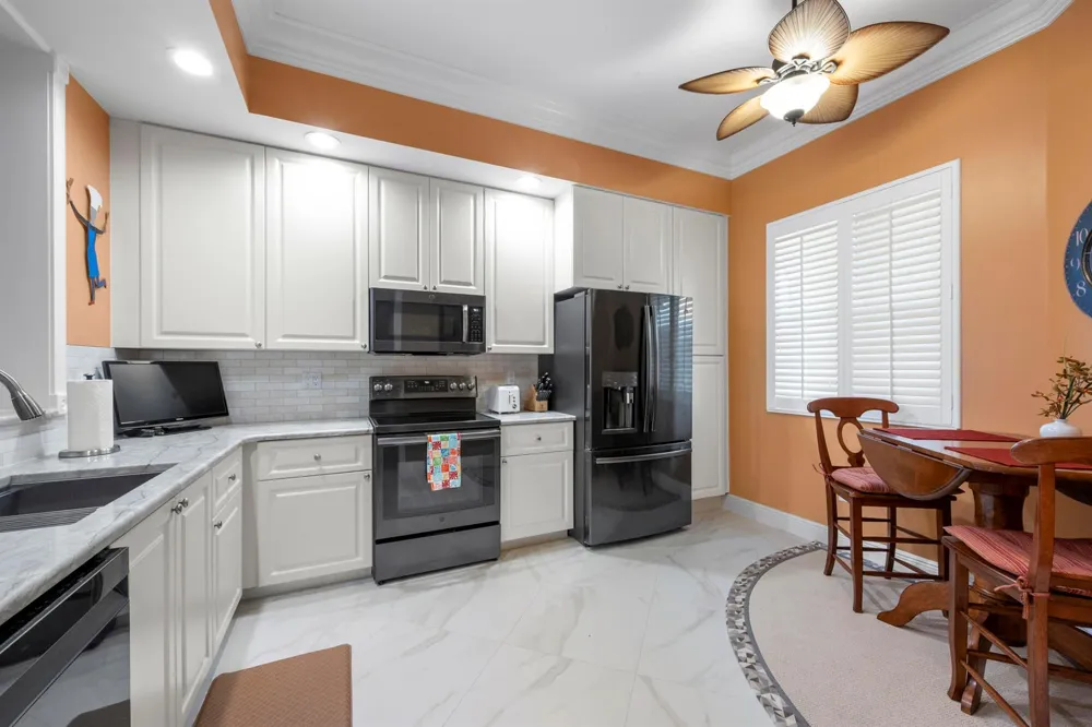 8 Harbour Isle Drive E #Ph5 Fort Pierce, FL 34949