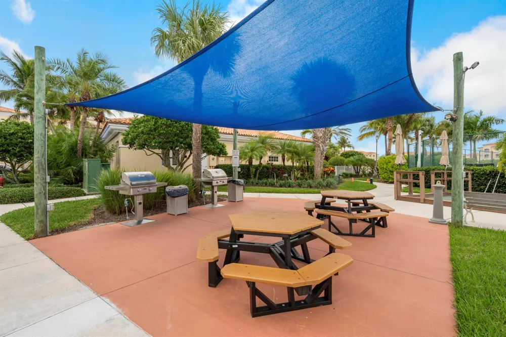 8 Harbour Isle Drive E #Ph5 Fort Pierce, FL 34949