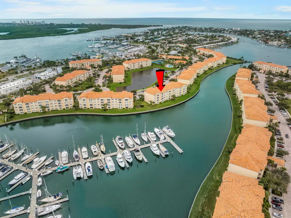 8 Harbour Isle Drive E #Ph5 Fort Pierce, FL 34949