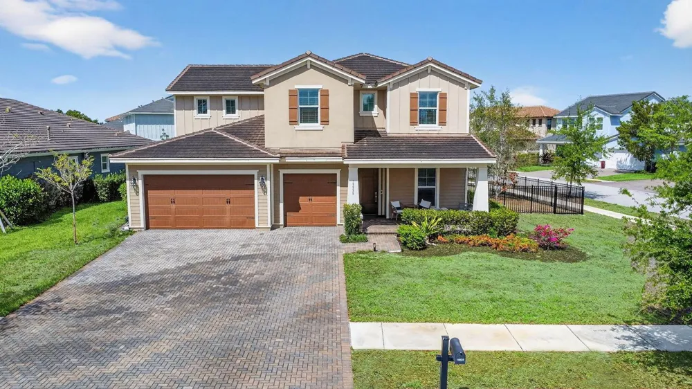 19535 Split Rail Run Loxahatchee, FL 33470
