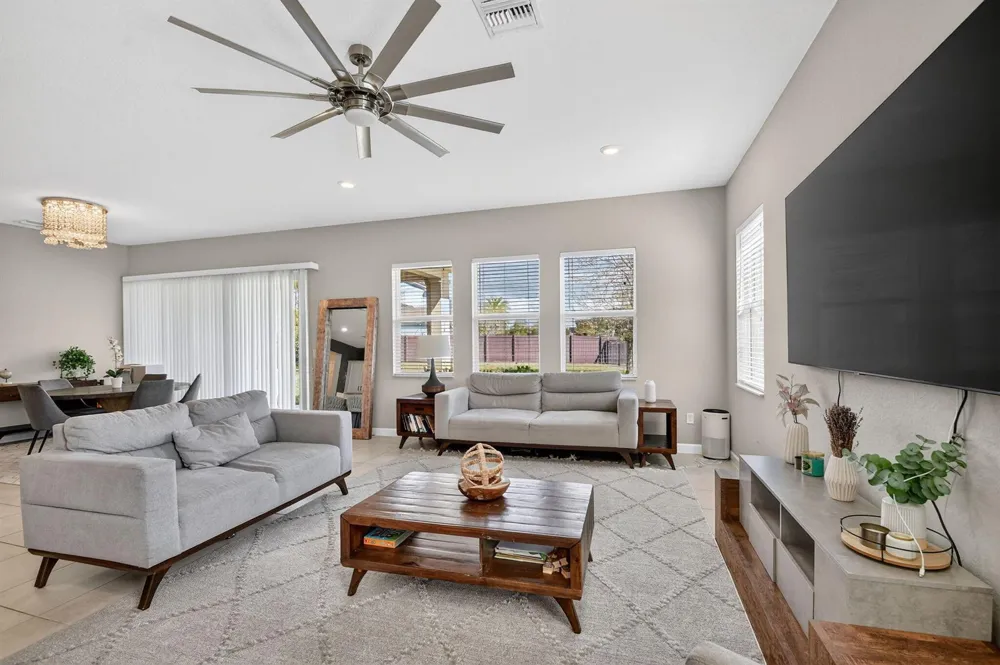 19535 Split Rail Run Loxahatchee, FL 33470