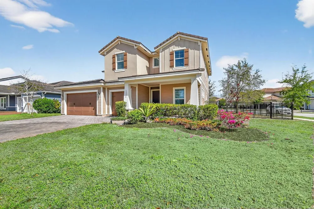 19535 Split Rail Run Loxahatchee, FL 33470