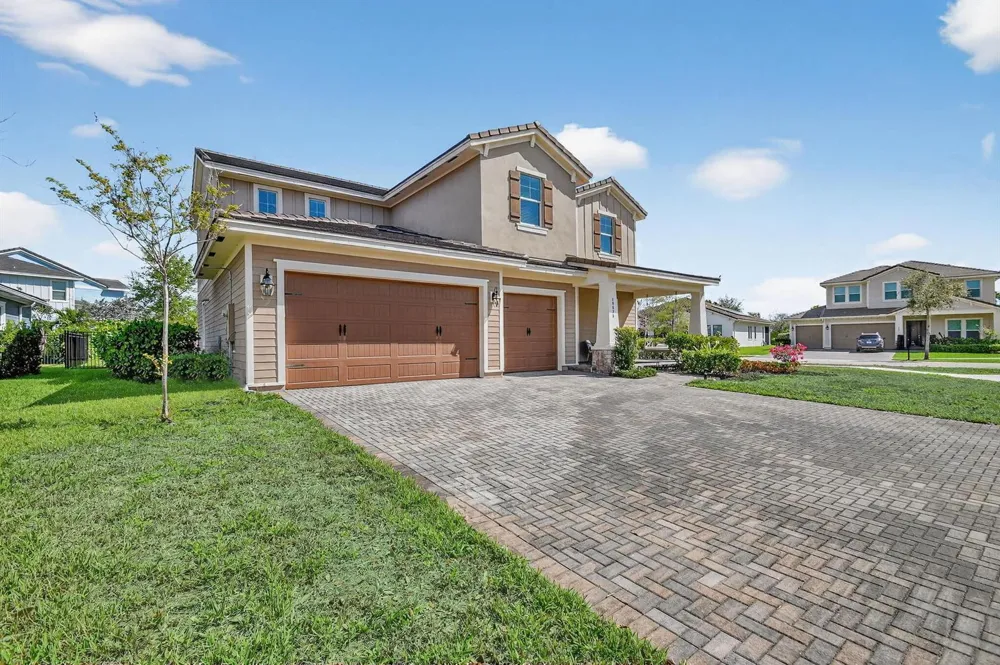 19535 Split Rail Run Loxahatchee, FL 33470