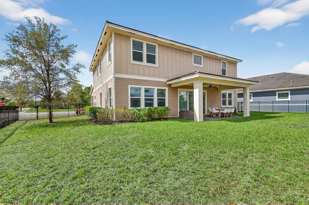 19535 Split Rail Run Loxahatchee, FL 33470