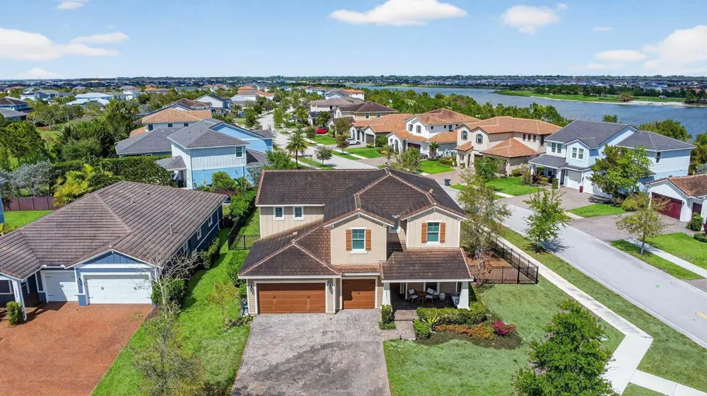 19535 Split Rail Run Loxahatchee, FL 33470