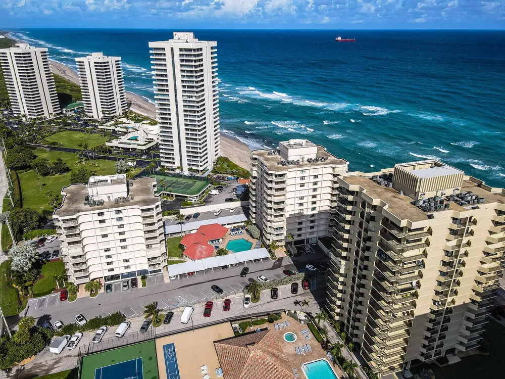 5460 Ocean Drive #1d Singer Island, FL 33404