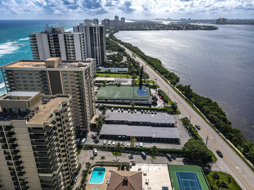 5460 Ocean Drive #1d Singer Island, FL 33404