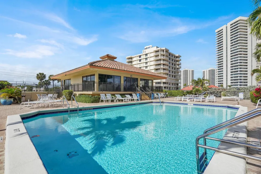 5460 Ocean Drive #1d Singer Island, FL 33404