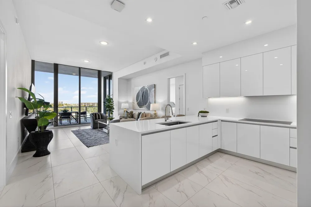 220 Lake Shore Drive #609 Lake Park, FL 33403