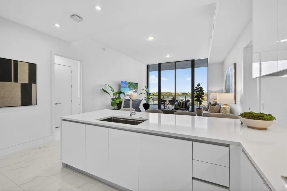220 Lake Shore Drive #609 Lake Park, FL 33403
