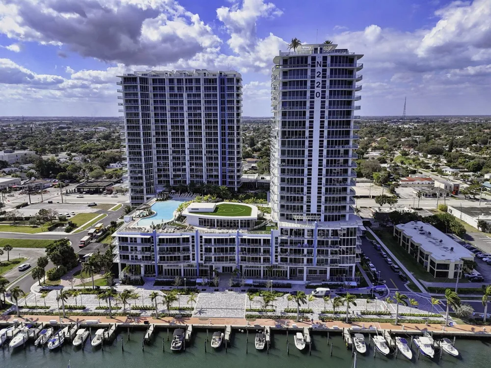 220 Lake Shore Drive #609 Lake Park, FL 33403