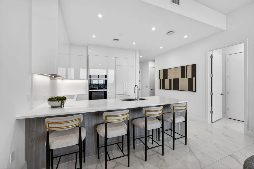 220 Lake Shore Drive #609 Lake Park, FL 33403