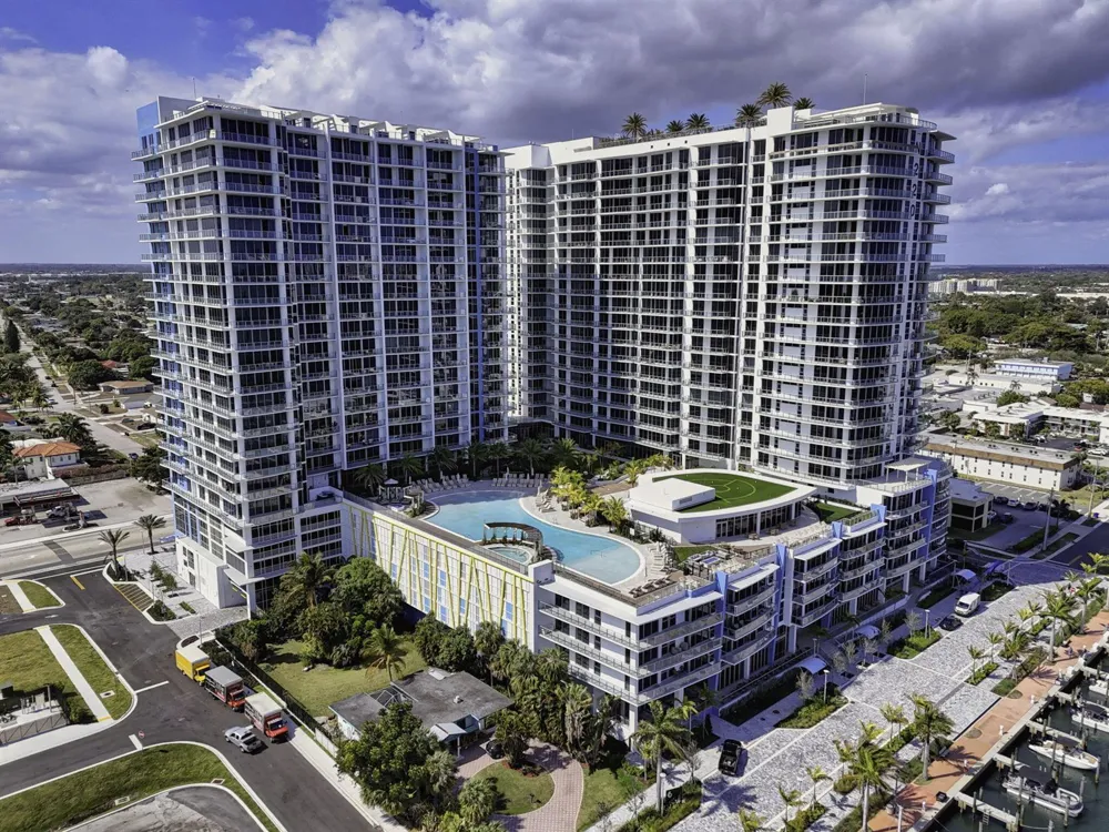 220 Lake Shore Drive #609 Lake Park, FL 33403
