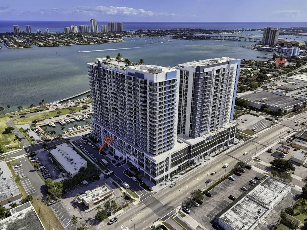 220 Lake Shore Drive #609 Lake Park, FL 33403