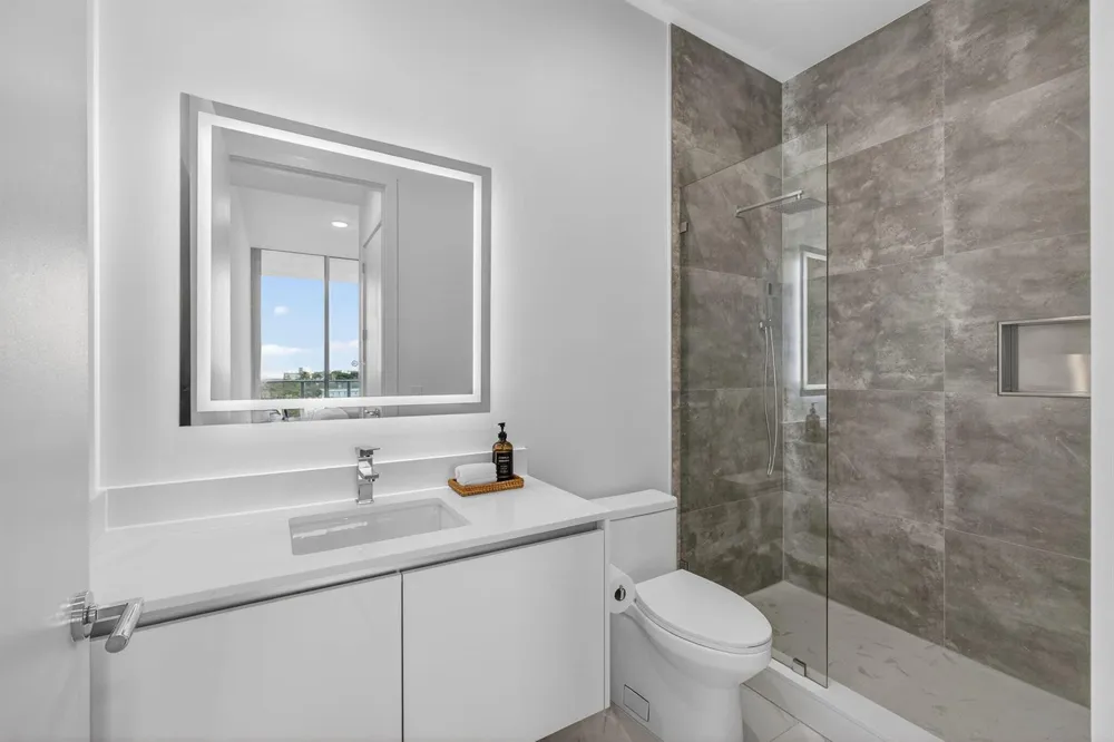 220 Lake Shore Drive #609 Lake Park, FL 33403