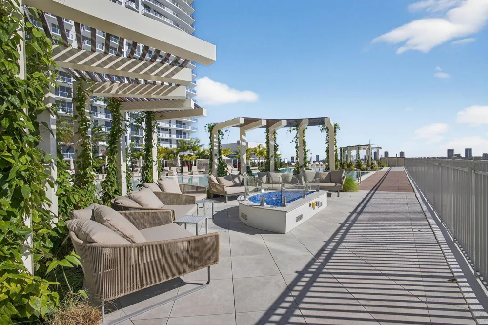220 Lake Shore Drive #609 Lake Park, FL 33403