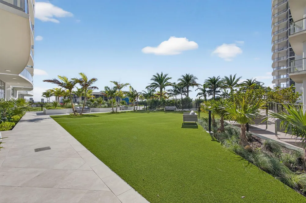 220 Lake Shore Drive #609 Lake Park, FL 33403