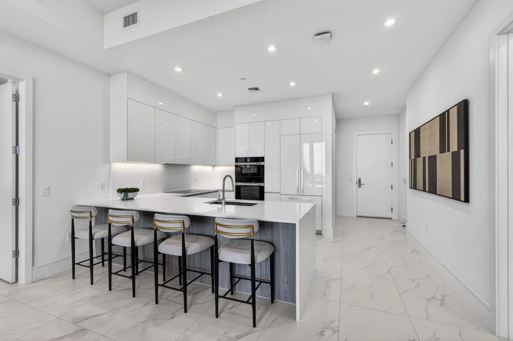 220 Lake Shore Drive #609 Lake Park, FL 33403