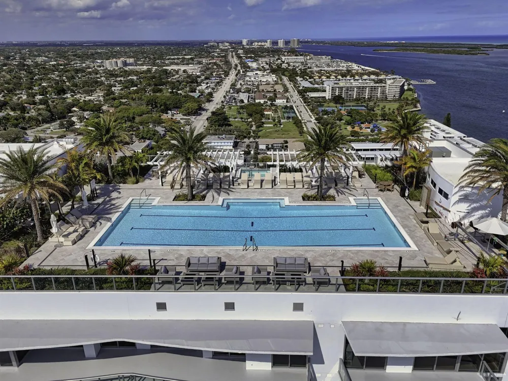 220 Lake Shore Drive #609 Lake Park, FL 33403