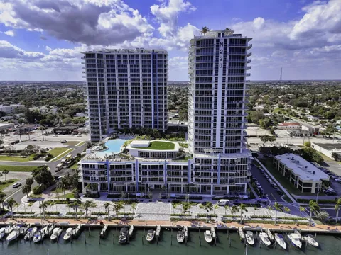 220 Lake Shore Drive #605
