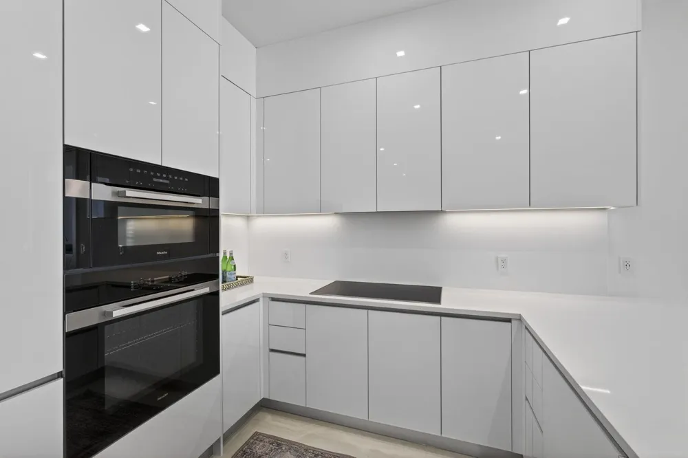 220 Lake Shore Drive #605 Lake Park, FL 33403