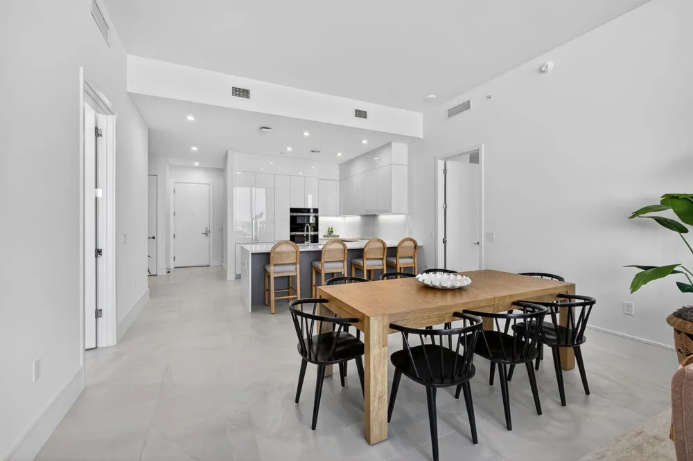 220 Lake Shore Drive #605 Lake Park, FL 33403