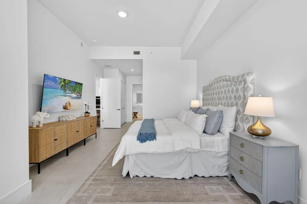 220 Lake Shore Drive #605 Lake Park, FL 33403