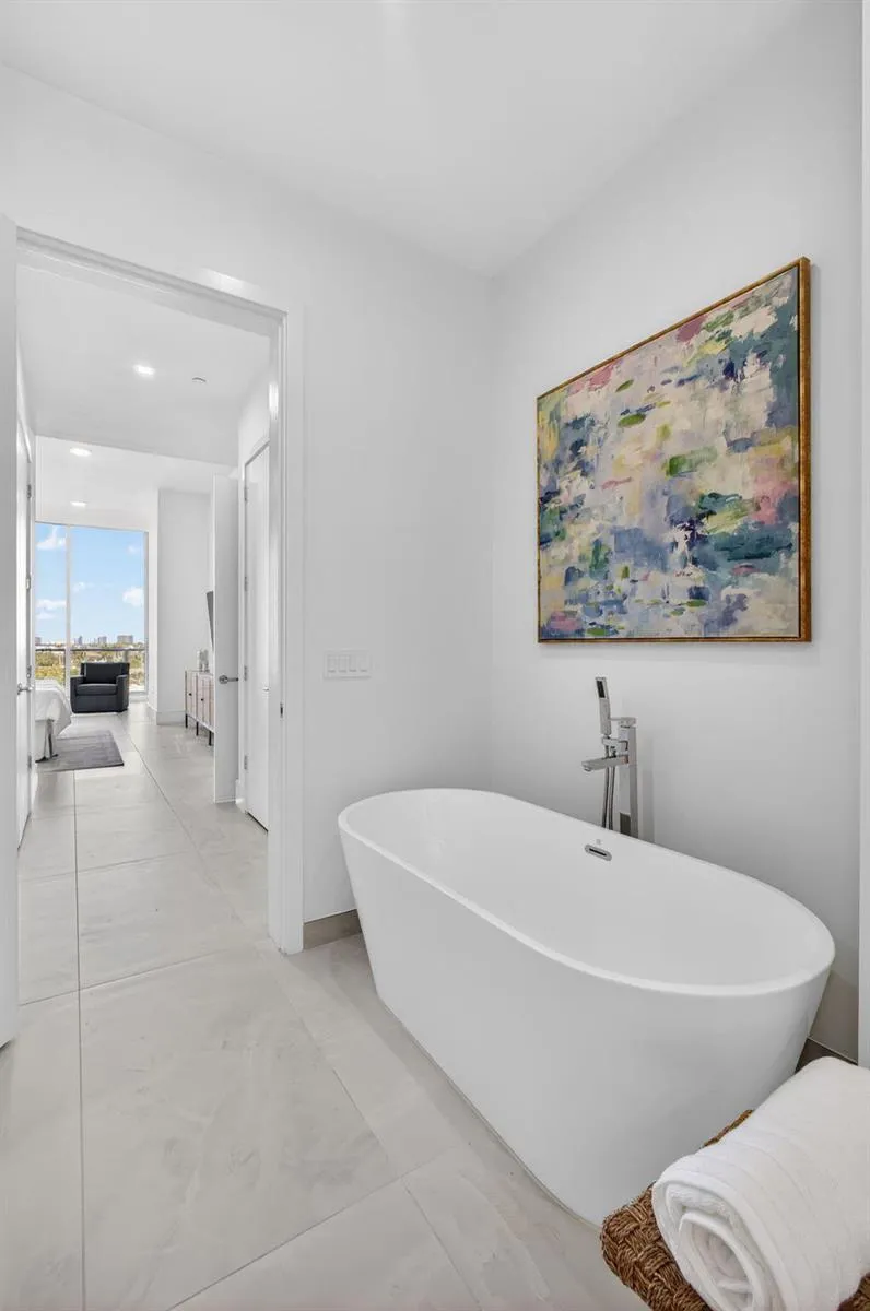 220 Lake Shore Drive #605 Lake Park, FL 33403