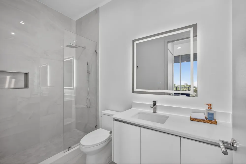 220 Lake Shore Drive #605 Lake Park, FL 33403