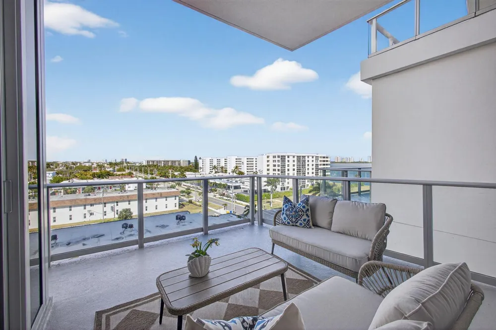 220 Lake Shore Drive #605 Lake Park, FL 33403
