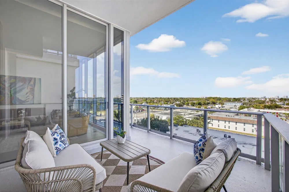 220 Lake Shore Drive #605 Lake Park, FL 33403