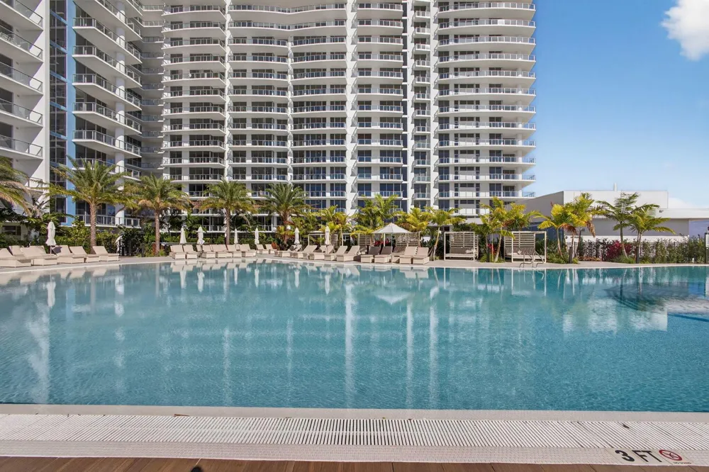 220 Lake Shore Drive #605 Lake Park, FL 33403
