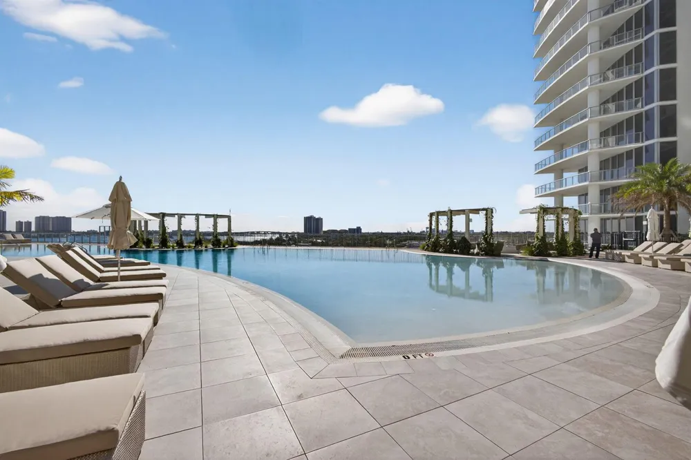 220 Lake Shore Drive #605 Lake Park, FL 33403