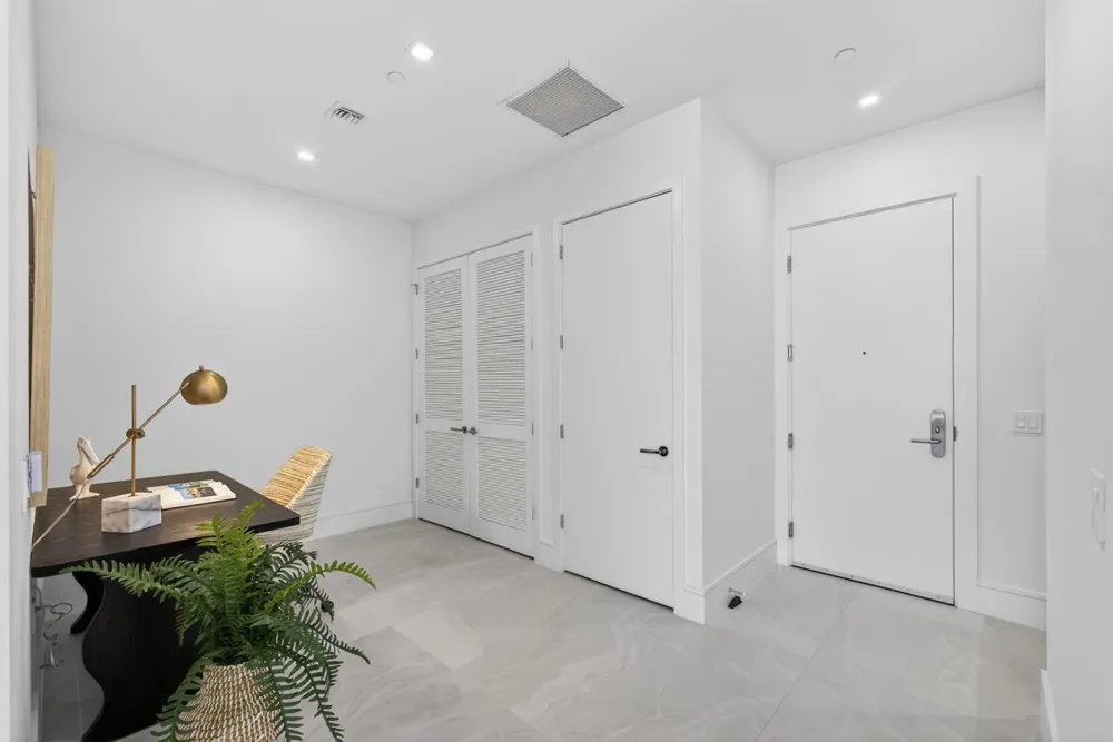 220 Lake Shore Drive #605 Lake Park, FL 33403