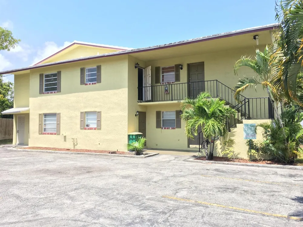 5811 NE 14th Road #1 Fort Lauderdale, FL 33334
