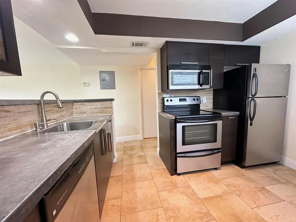 5811 NE 14th Road #1 Fort Lauderdale, FL 33334
