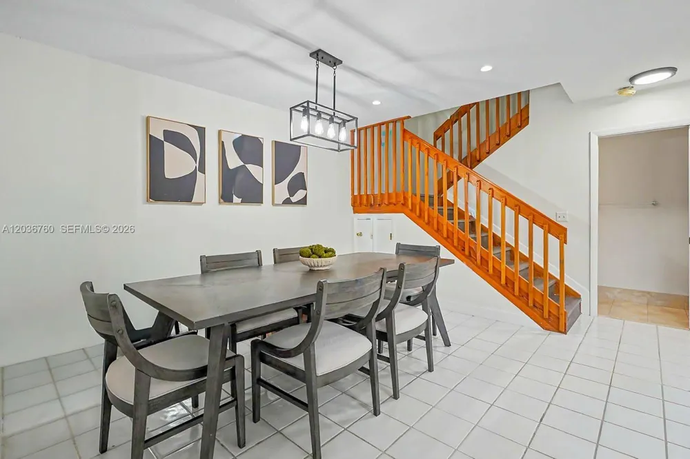 10994 Neptune Dr Cooper City, FL 33026