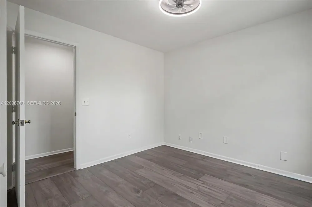 10994 Neptune Dr Cooper City, FL 33026