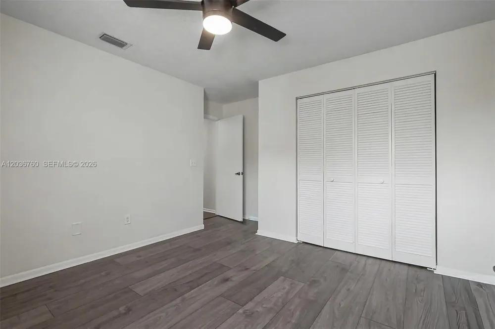 10994 Neptune Dr Cooper City, FL 33026