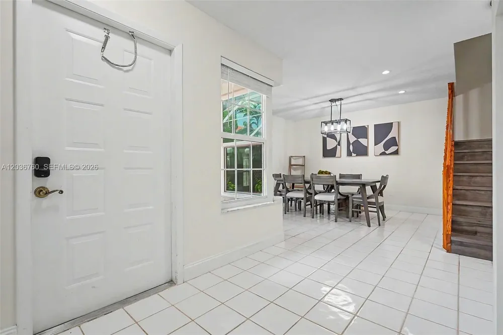 10994 Neptune Dr Cooper City, FL 33026