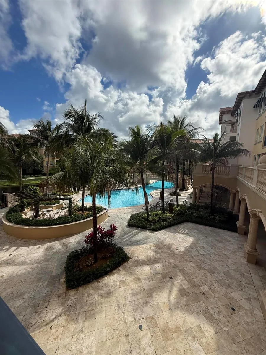 16102 Emerald Estates Drive #212 Weston, FL 33331