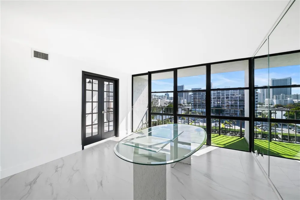 800 Parkview Drive #718 Hallandale Beach, FL 33009