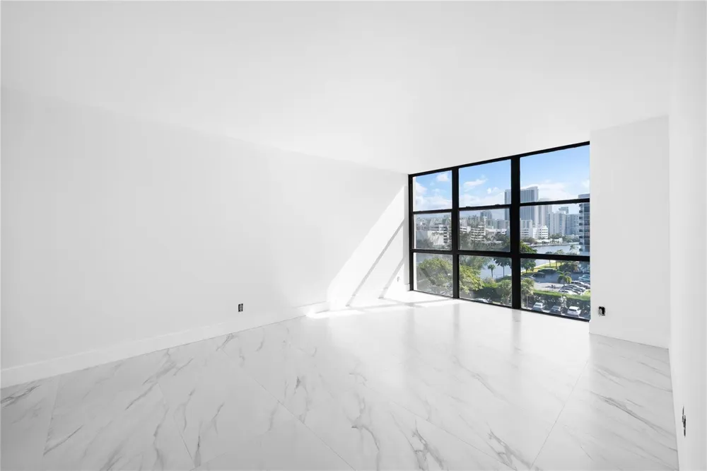 800 Parkview Drive #718 Hallandale Beach, FL 33009